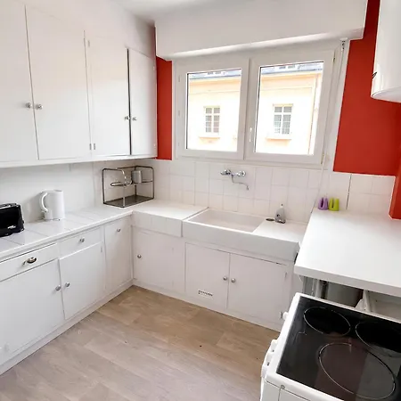 Theatre Des Arts Centre Linges Et Menage 公寓 *