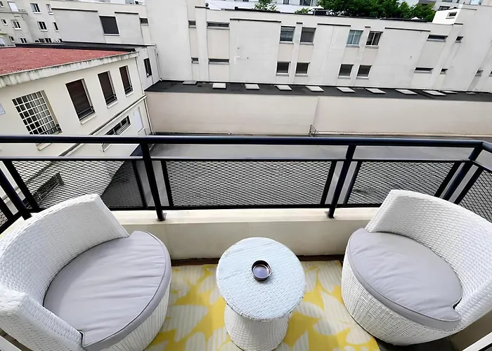 Théâtre Des Arts Centre Linges Et Ménage * Ruão